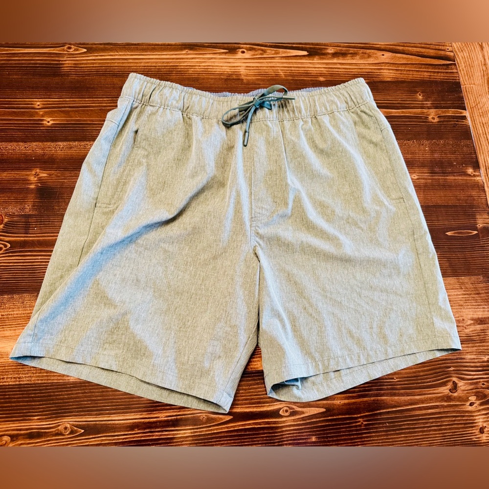 Eddie Bauer Olive Green Swim‎ Trunks Size Large 7.5” Inseam